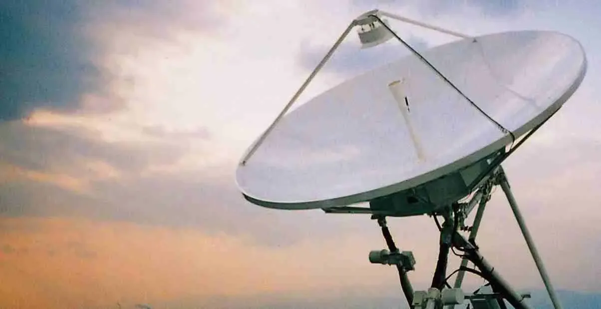 Telecommunications infrastructure and grid extension lines